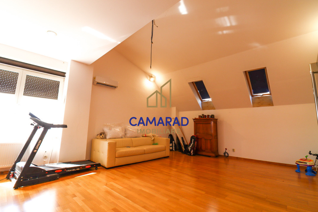 Casă de vânzare cu 12 camere - Piața Iancului/Muncii