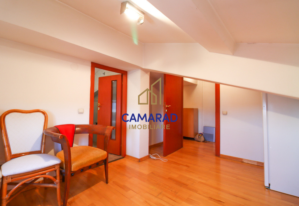 Casă de vânzare cu 12 camere - Piața Iancului/Muncii