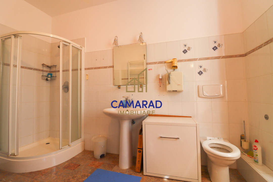 Casă de vânzare cu 12 camere - Piața Iancului/Muncii