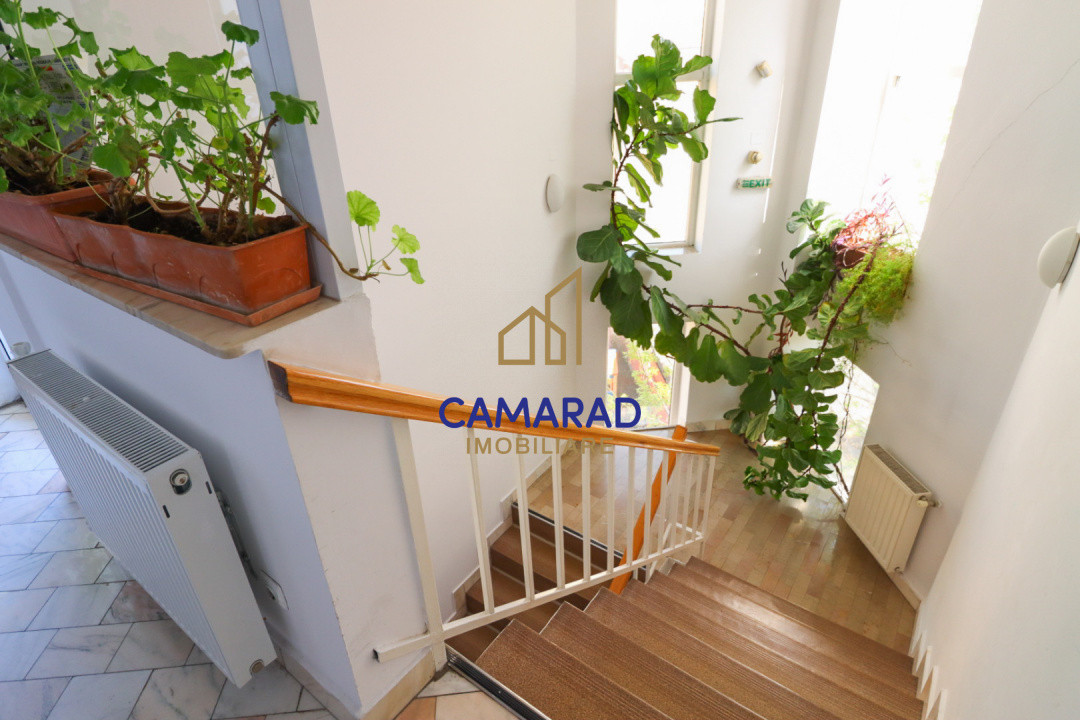 Casă de vânzare cu 12 camere - Piața Iancului/Muncii