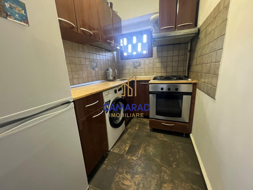 Apartament 3 camere de închiriat, mobilat, zona Sala Palatului 