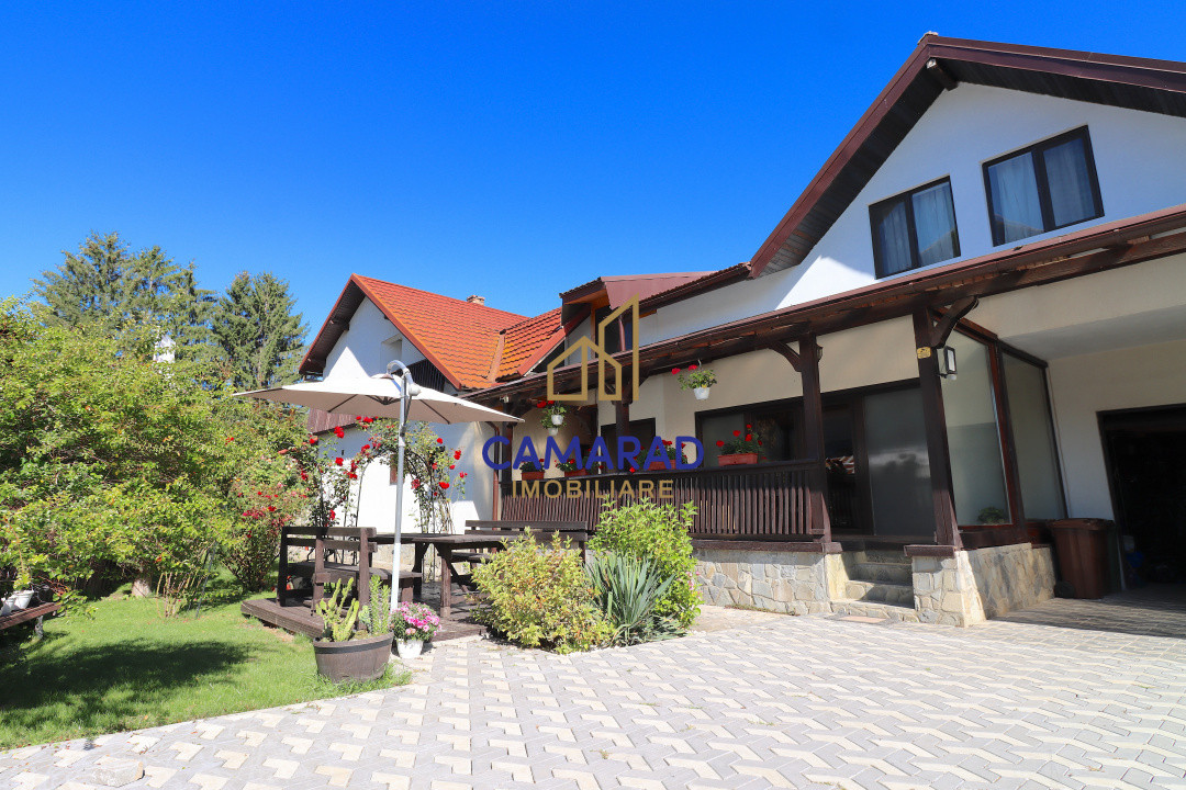 Vila / Pensiune de vânzare- priveliste deosbita  - Valea Doftanei