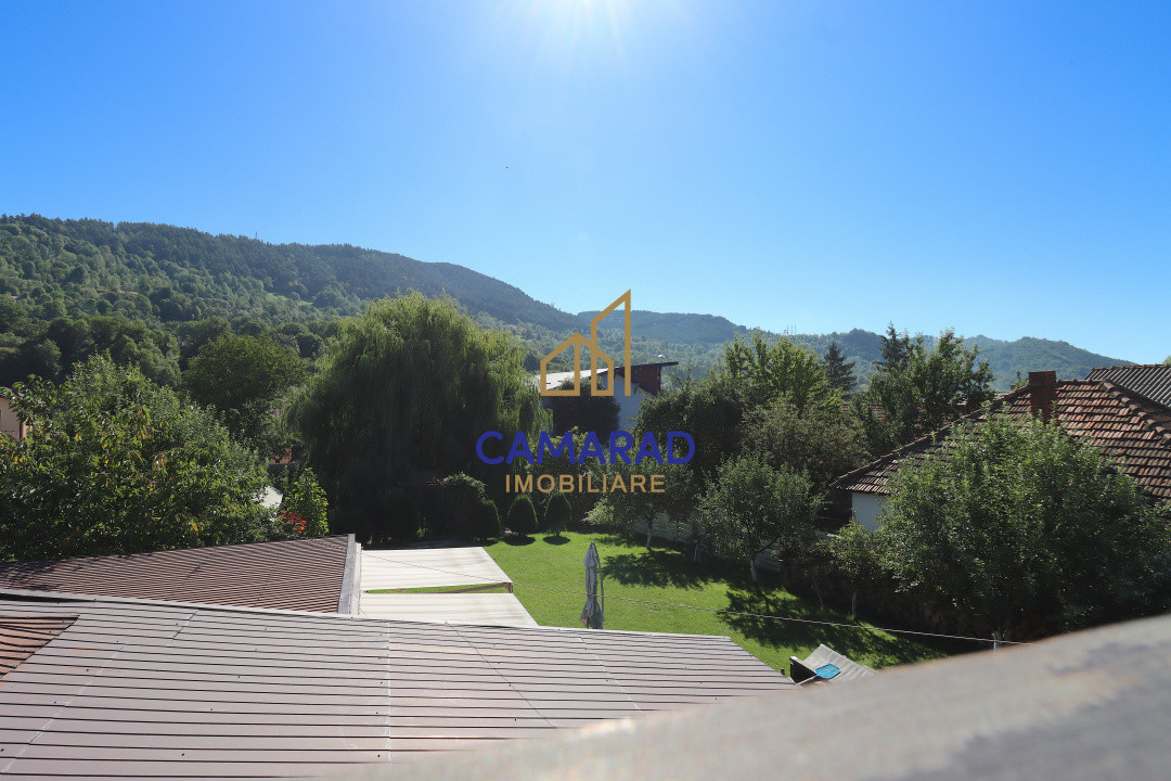 Vila / Pensiune de vânzare- priveliste deosbita  - Valea Doftanei