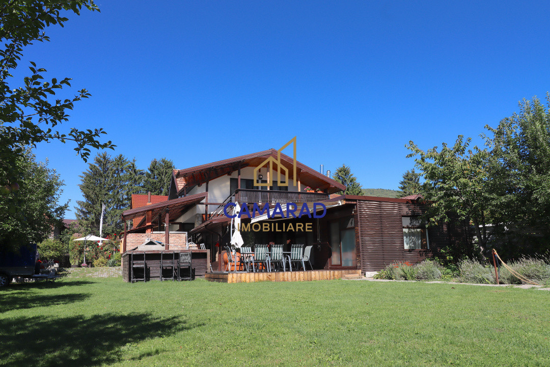 Vila / Pensiune de vânzare- priveliste deosbita  - Valea Doftanei