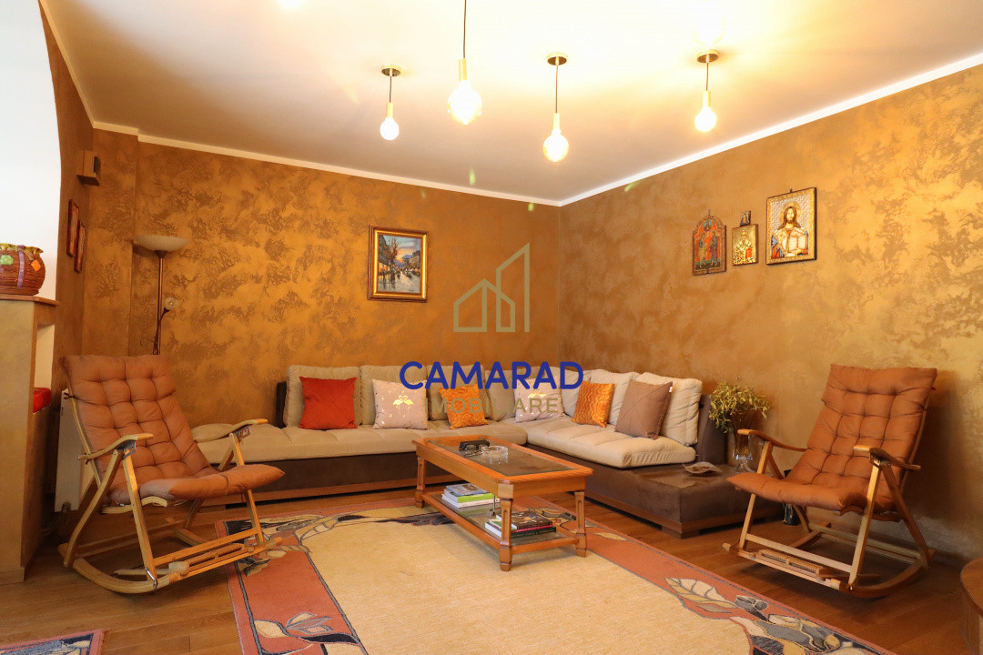 Vila / Pensiune de vânzare- priveliste deosbita  - Valea Doftanei