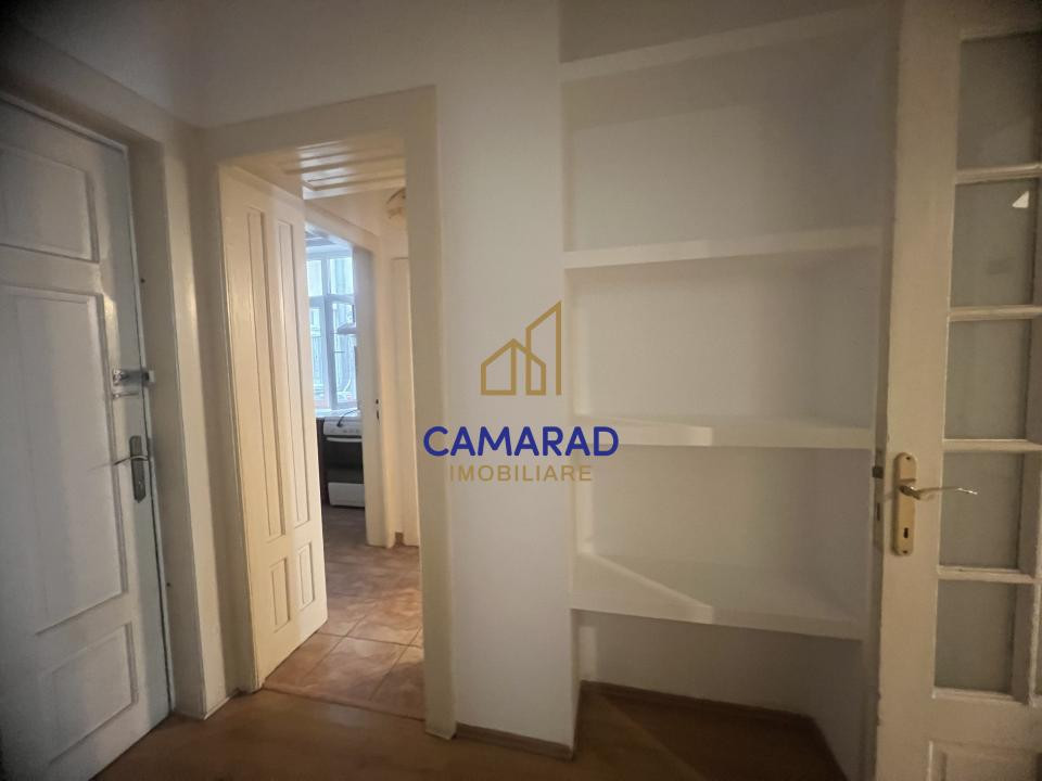 Apartament de închiriat în Piața Victoriei, 115 mp, centrală proprie