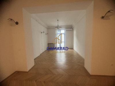 Apartament de închiriat în Piața Victoriei, 115 mp, centrală proprie