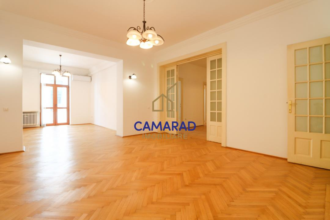 Apartament de închiriat în Piața Victoriei | 115 mp | centrală proprie