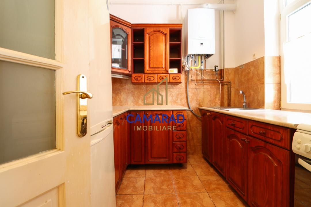 Apartament de închiriat în Piața Victoriei | 115 mp | centrală proprie