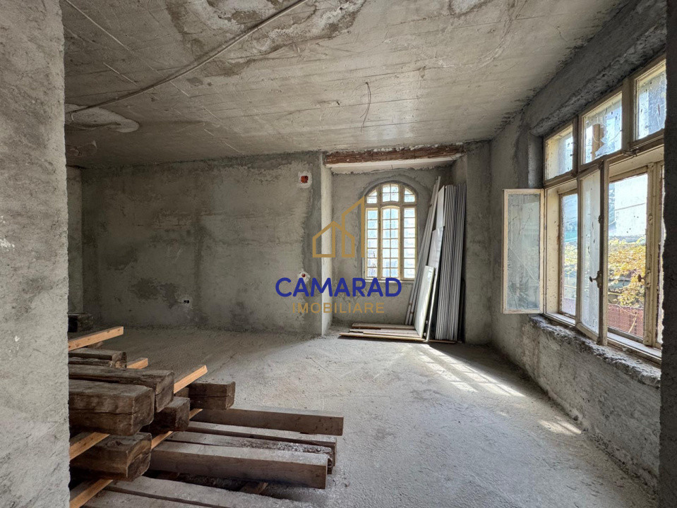 Vilă arhitectură deosebită - consolidată - Cismigiu - Calea Victoriei - Romana