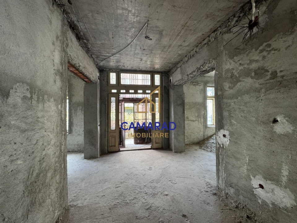 Vilă arhitectură deosebită - consolidată - Cismigiu - Calea Victoriei - Romana