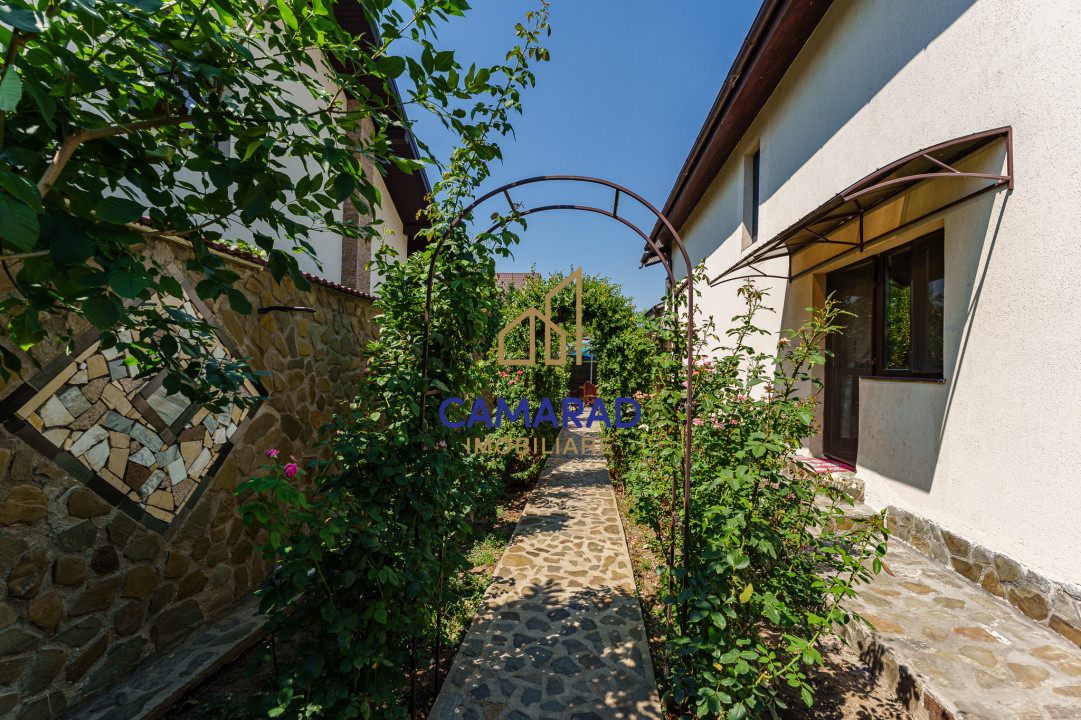 Vila de vânzare cu 6 camere - langa padure -zona Pantelimon 