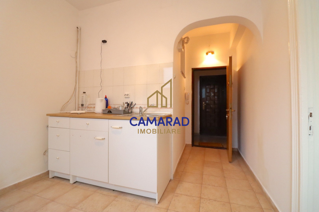 Apartament de vânzare cu 4 camere- curte – Cotroceni - metrou Eroilor/Grozăvești
