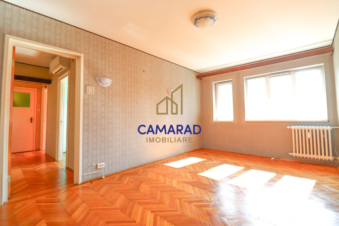 Apartament cu 3 camere de vânzare - Titan - Piata Minis