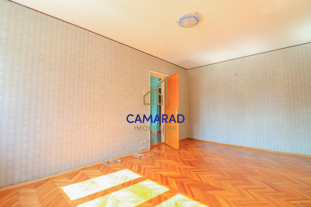 Apartament cu 3 camere de vânzare - Titan - Piata Minis