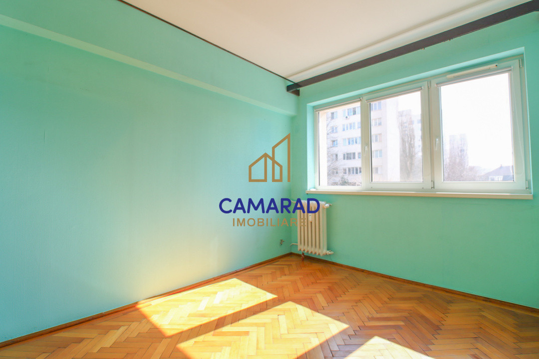 Apartament cu 3 camere de vânzare - Titan - Piata Minis