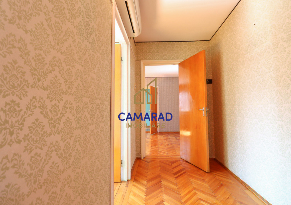 Apartament cu 3 camere de vânzare - Titan - Piata Minis