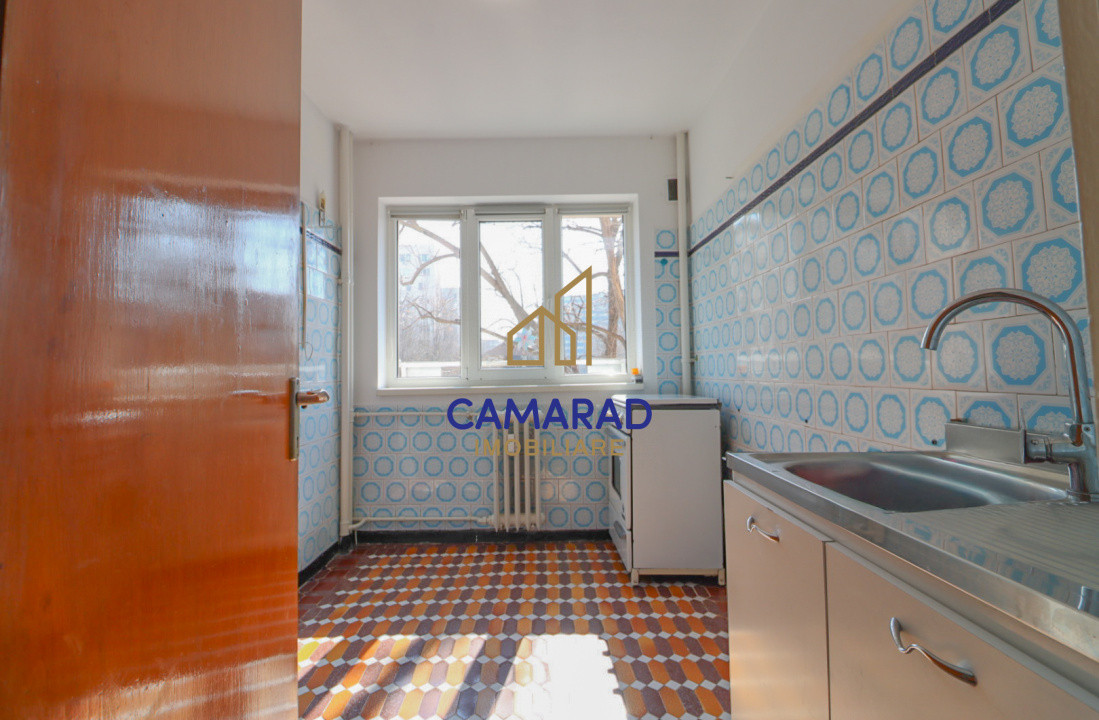 Apartament cu 3 camere de vânzare - Titan - Piata Minis