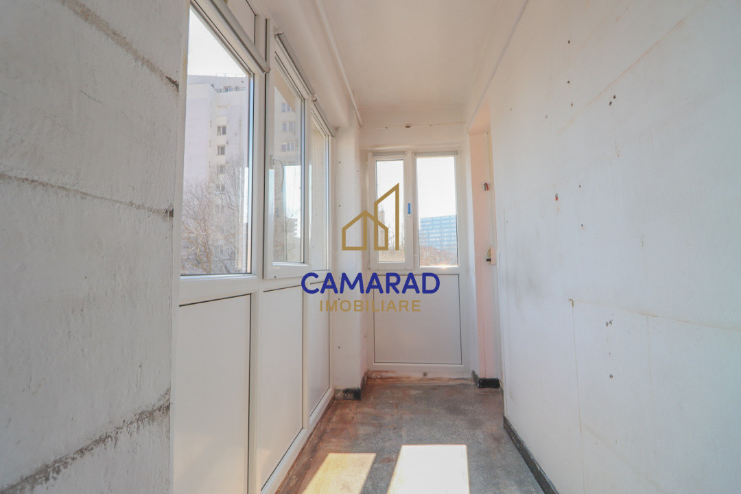 Apartament cu 3 camere de vânzare - Titan - Piata Minis