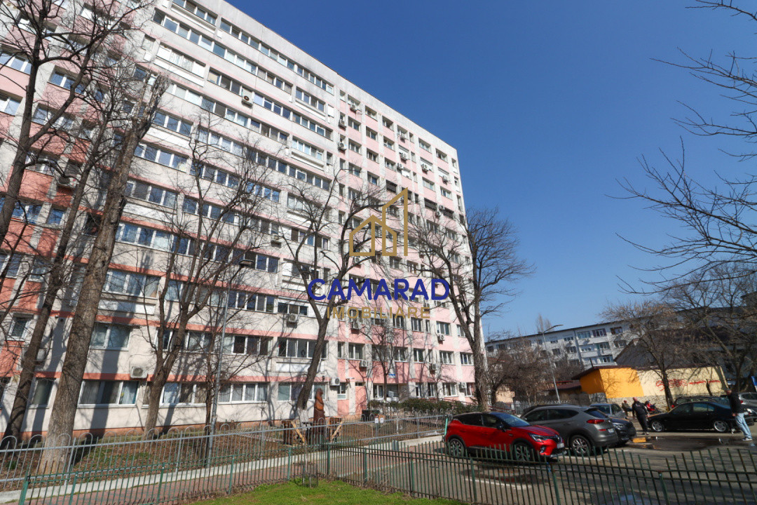 Apartament cu 3 camere de vânzare - Titan - Piata Minis