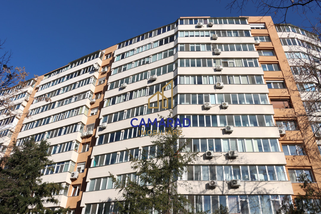 Apartament cu 3 camere de închiriat cu loc de parcare - zona Tineretului